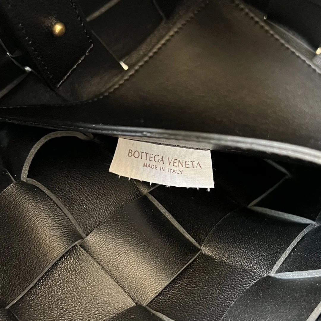보테가 베네타 볼링 카세트 핸드백