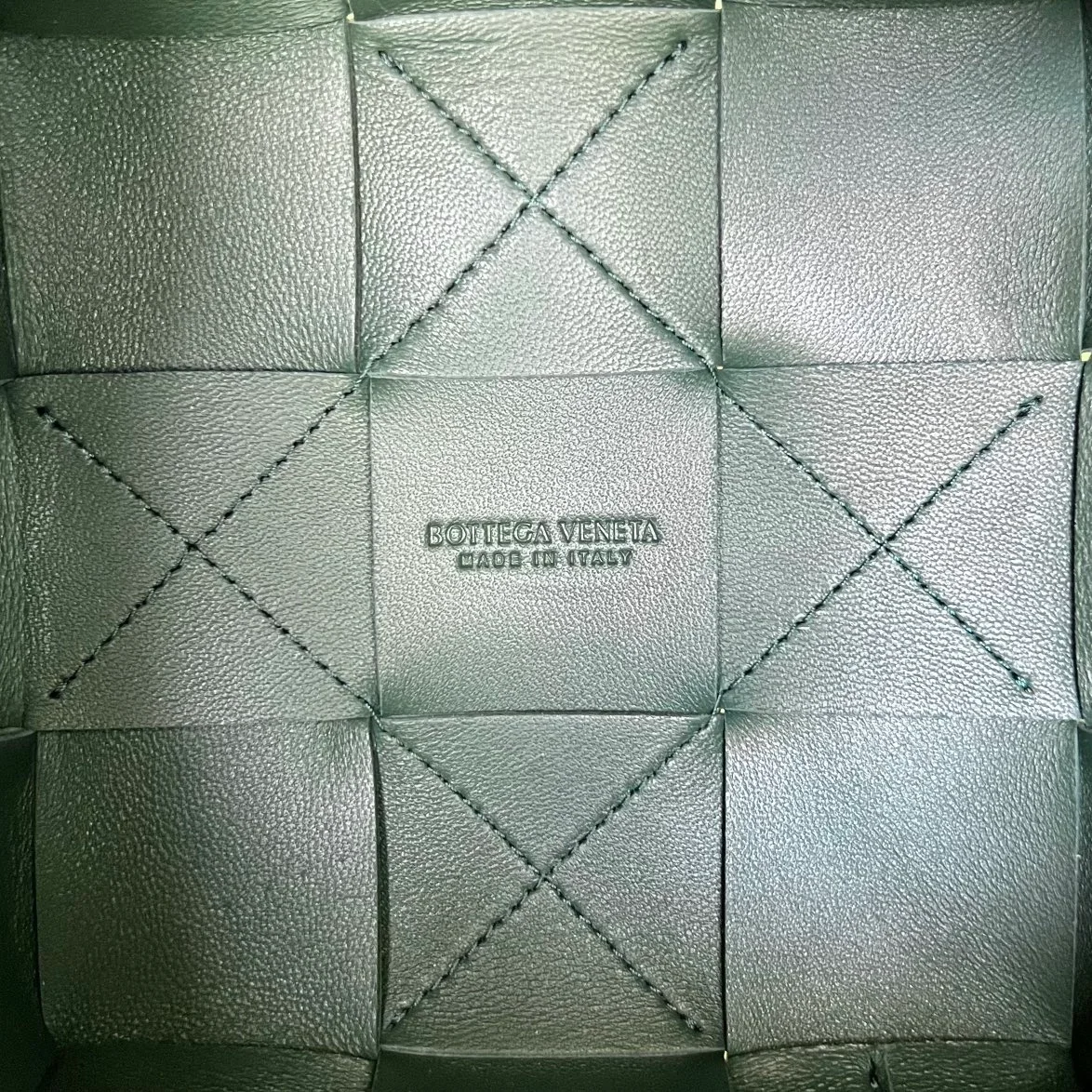 보테가 베네타 레인트리 스몰 카세트 버킷백