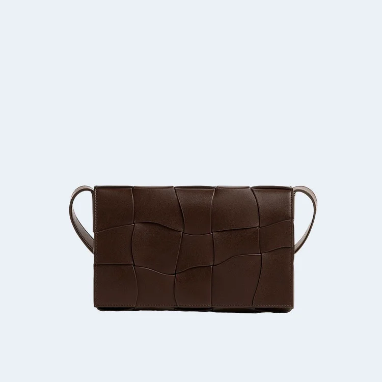 보테가 베네타 라이트 브라운 카세트백