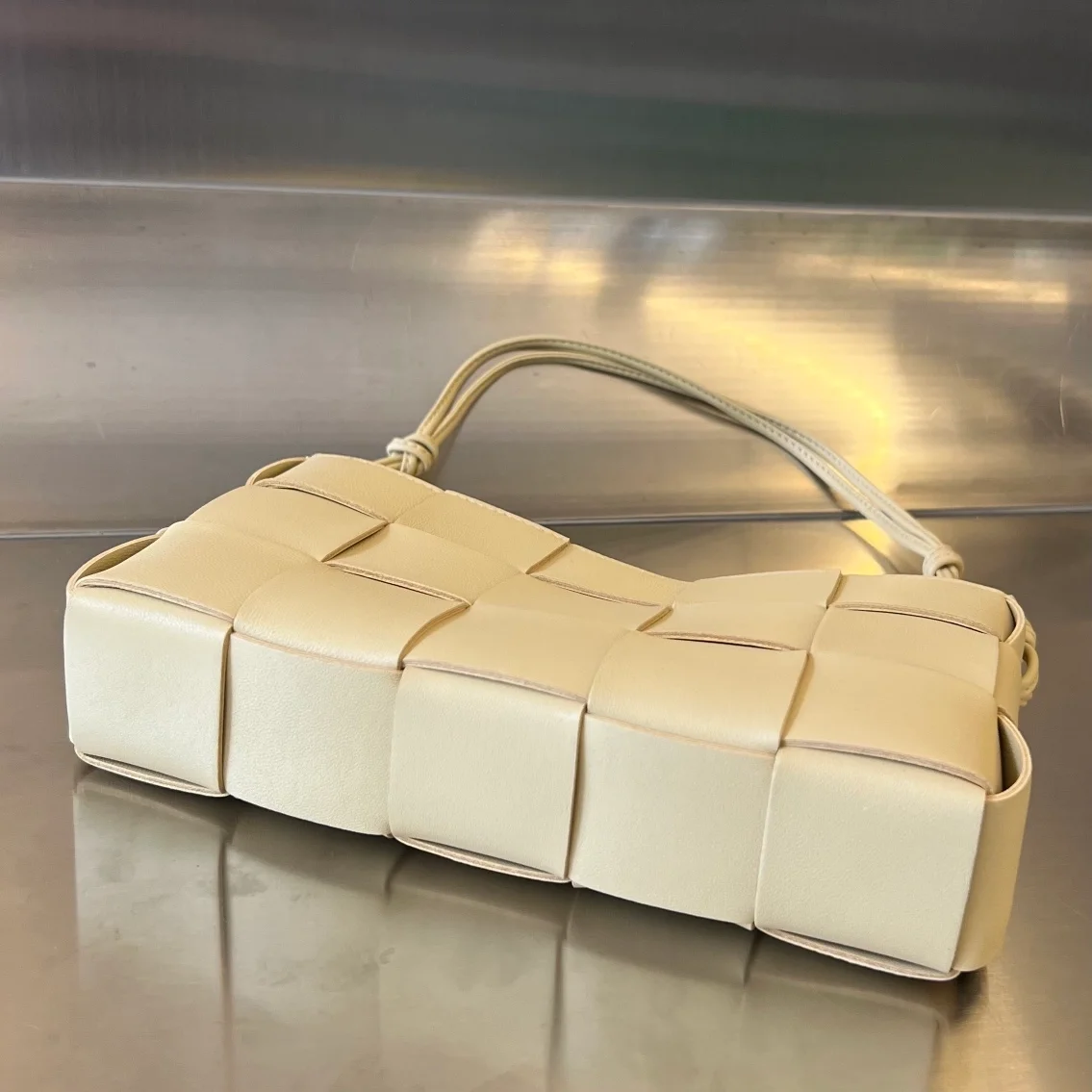 보테가 베네타 카세트 바게트백