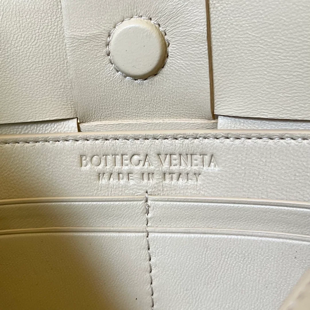 보테가 베네타 카세트 바게트백