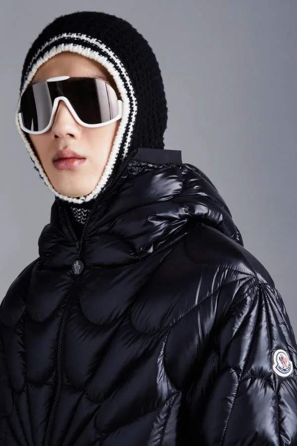 몽클레어 비올레 스파이더맨 숏 다운 자켓