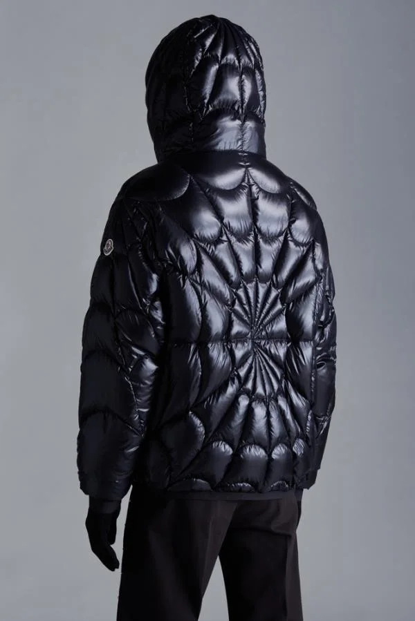 몽클레어 비올레 스파이더맨 숏 다운 자켓