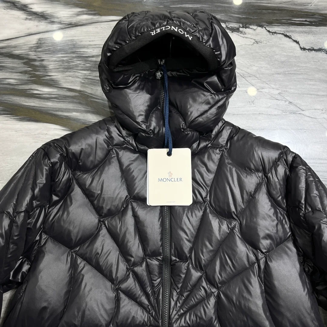 몽클레어 비올레 스파이더맨 숏 다운 자켓