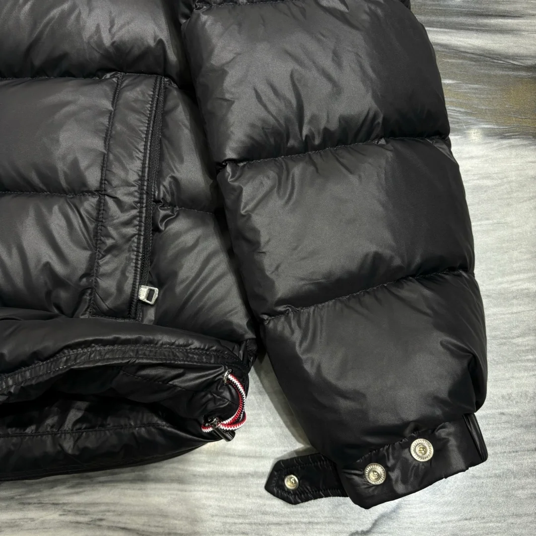 몽클레어 PAVIN 다운 패딩 자켓