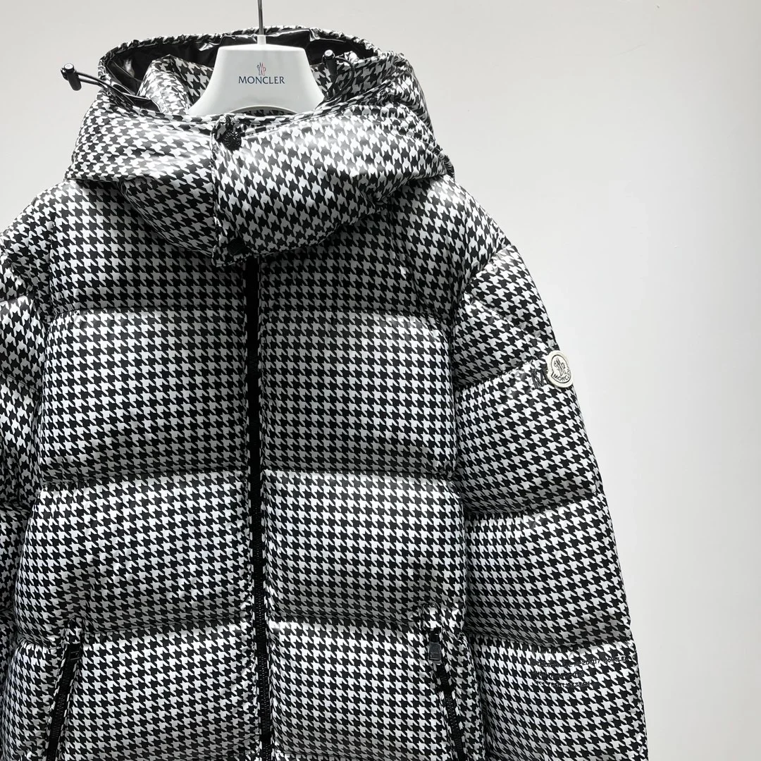 몽클레어 피그먼트 소코트린 숏 다운 패딩