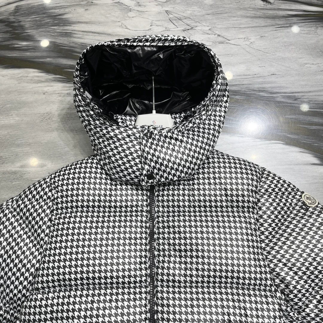 몽클레어 피그먼트 소코트린 숏 다운 패딩