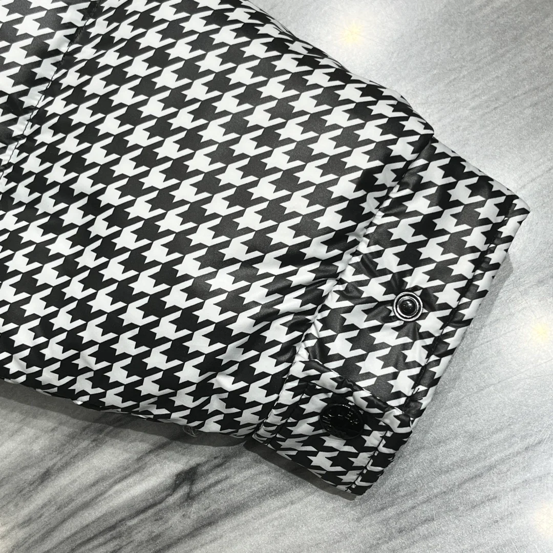 몽클레어 피그먼트 소코트린 숏 다운 패딩