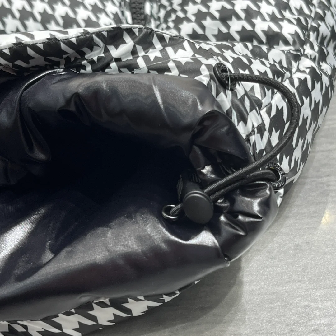 몽클레어 피그먼트 소코트린 숏 다운 패딩