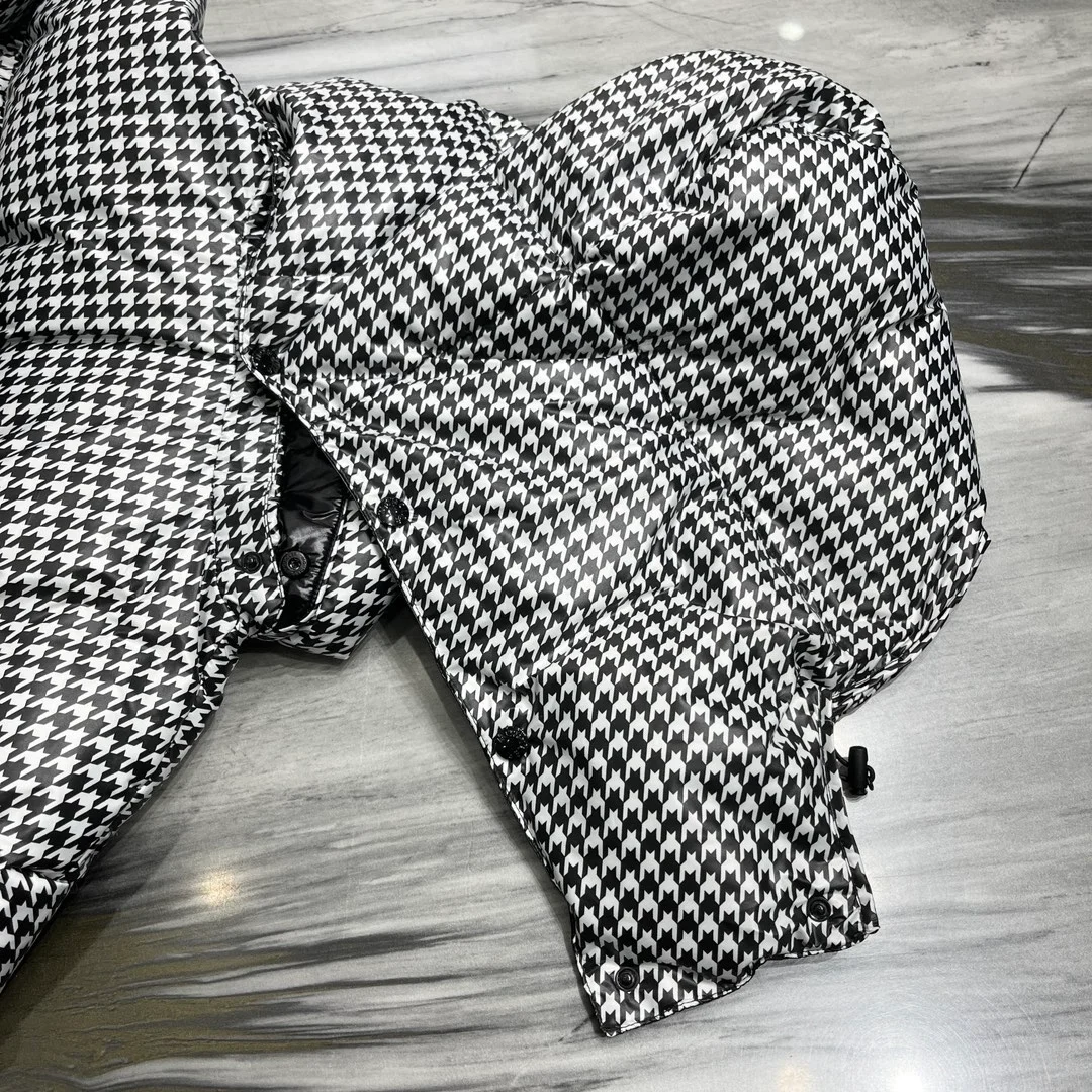 몽클레어 피그먼트 소코트린 숏 다운 패딩