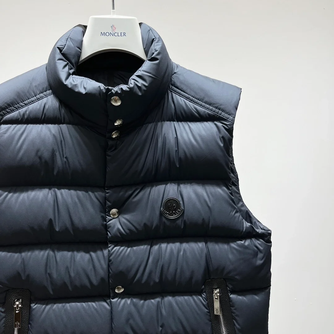 몽클레어 Herniaire 다운 베스트