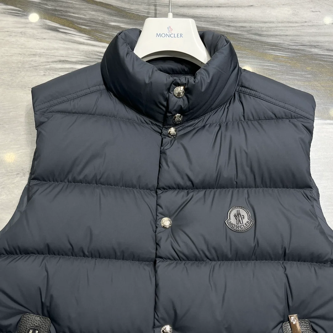 몽클레어 Herniaire 다운 베스트