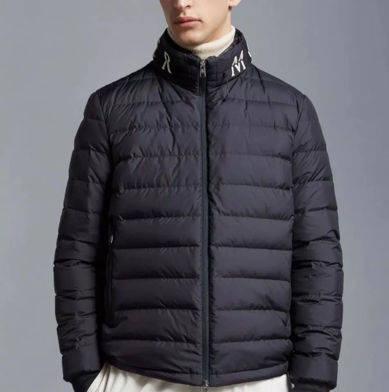 몽클레어 아키오 남성 숏 패딩 다운 자켓
