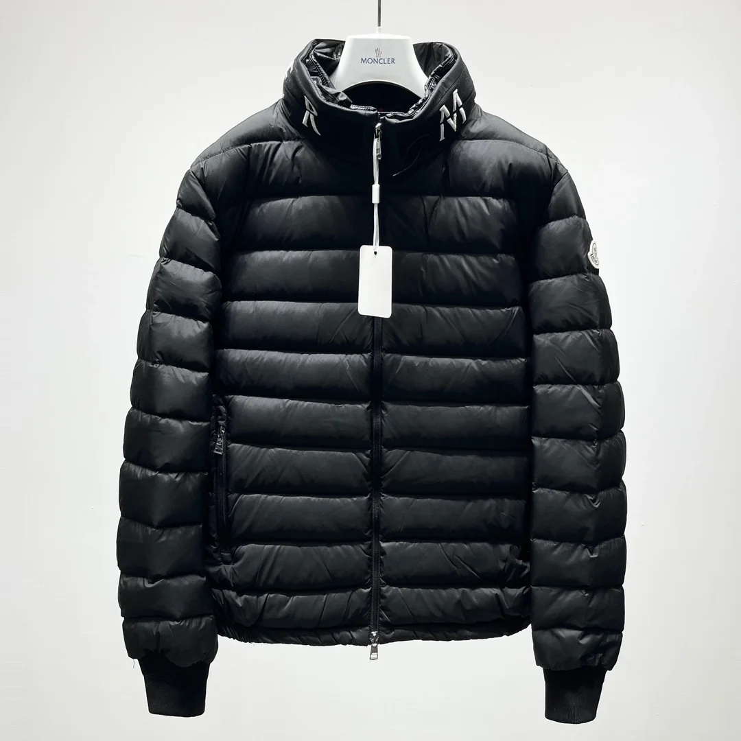 몽클레어 아키오 남성 숏 패딩 다운 자켓