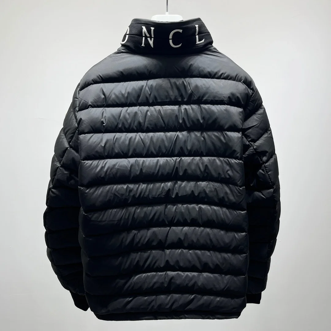 몽클레어 아키오 남성 숏 패딩 다운 자켓