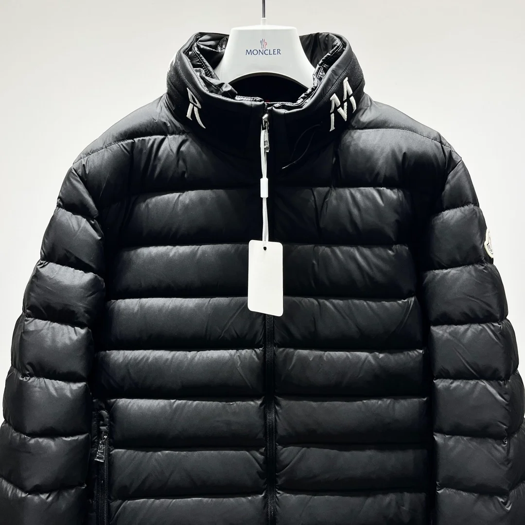몽클레어 아키오 남성 숏 패딩 다운 자켓
