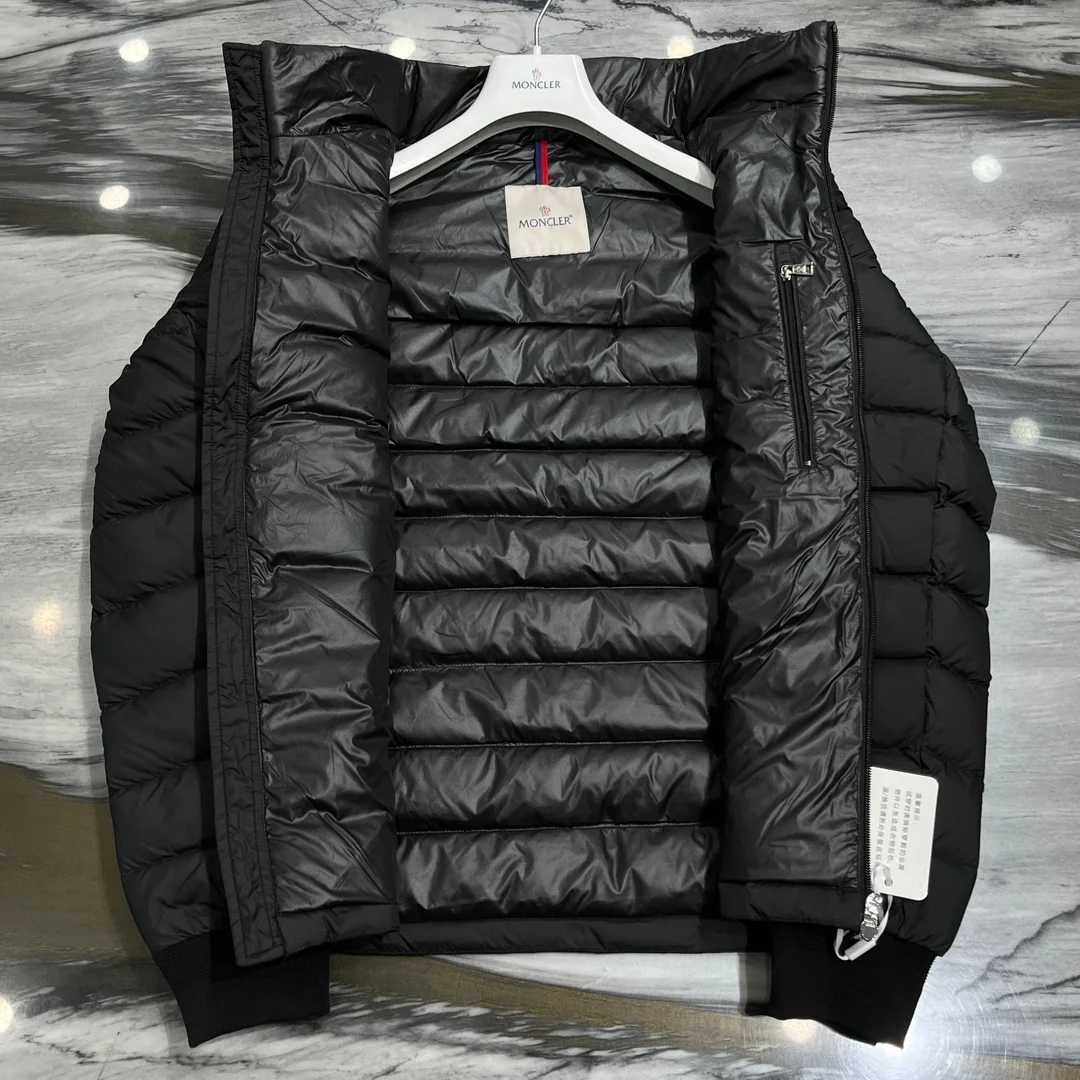 몽클레어 아키오 남성 숏 패딩 다운 자켓