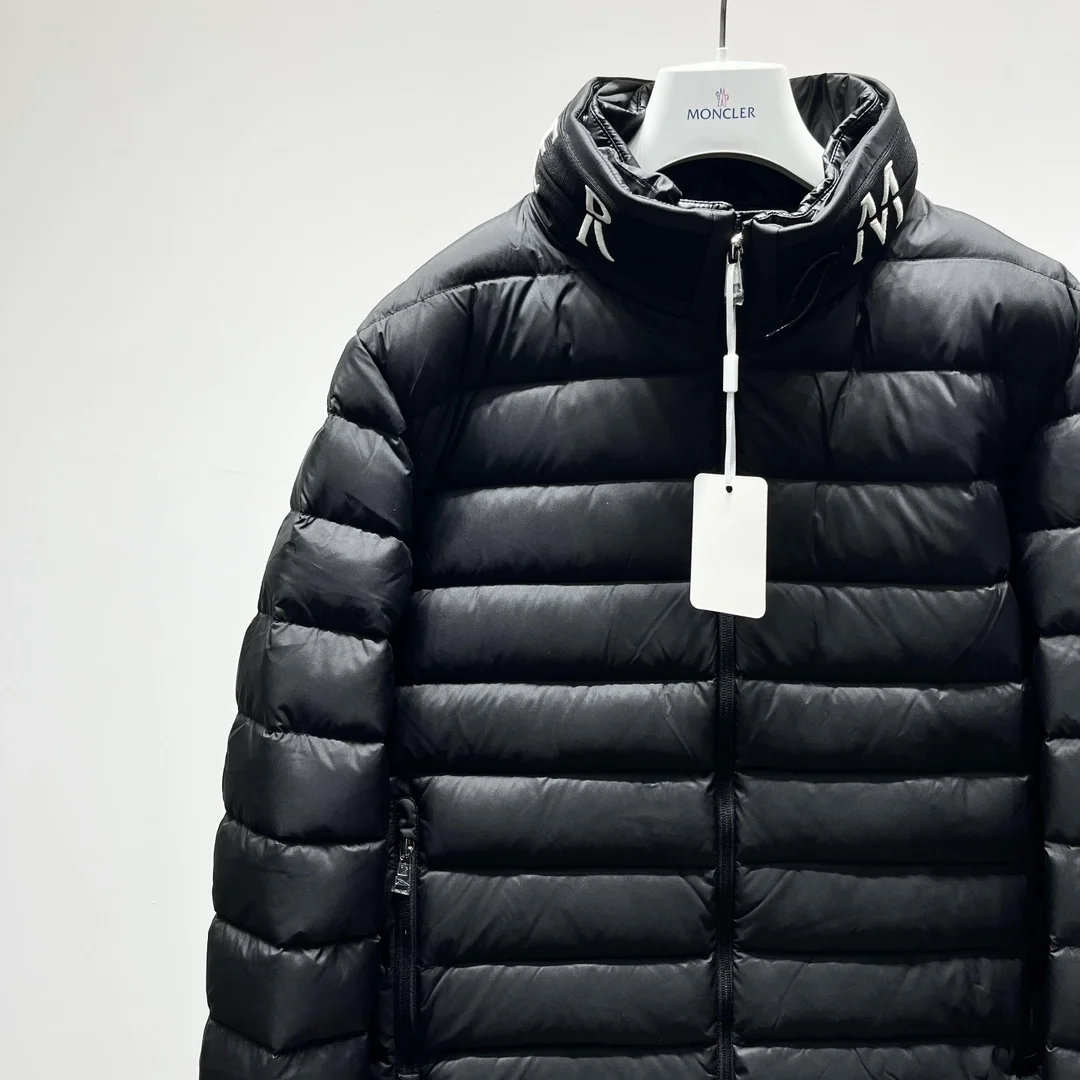 몽클레어 아키오 남성 숏 패딩 다운 자켓