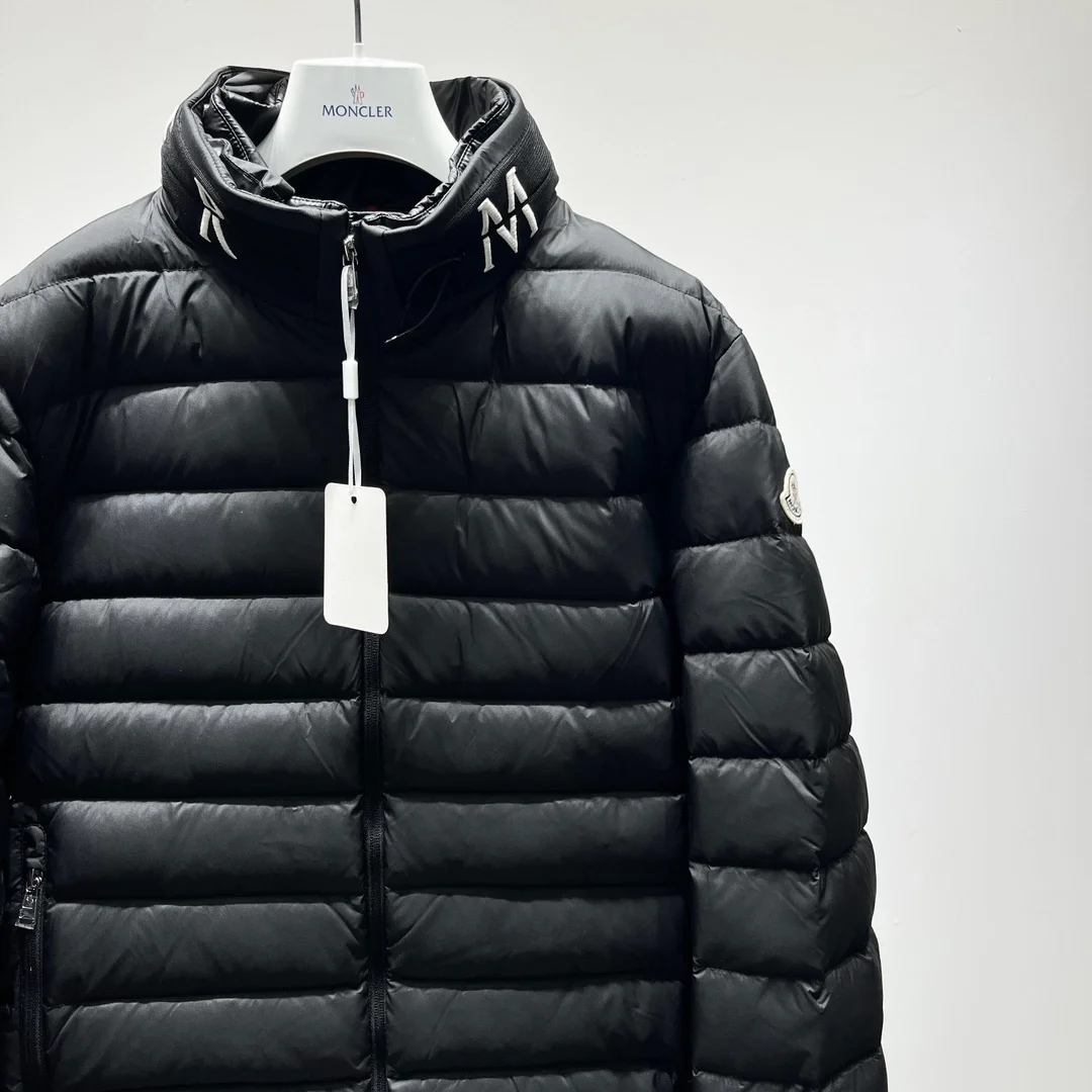 몽클레어 아키오 남성 숏 패딩 다운 자켓