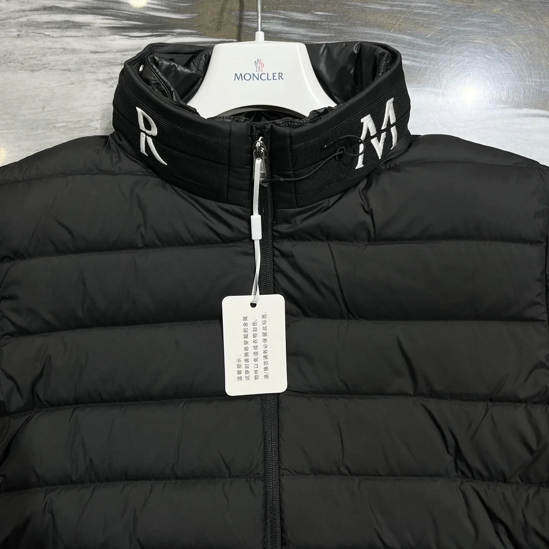 몽클레어 아키오 남성 숏 패딩 다운 자켓