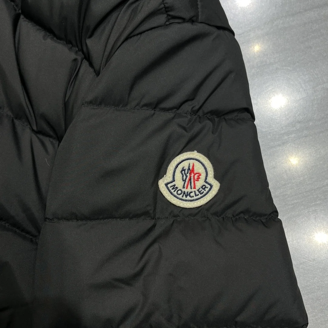 몽클레어 아키오 남성 숏 패딩 다운 자켓