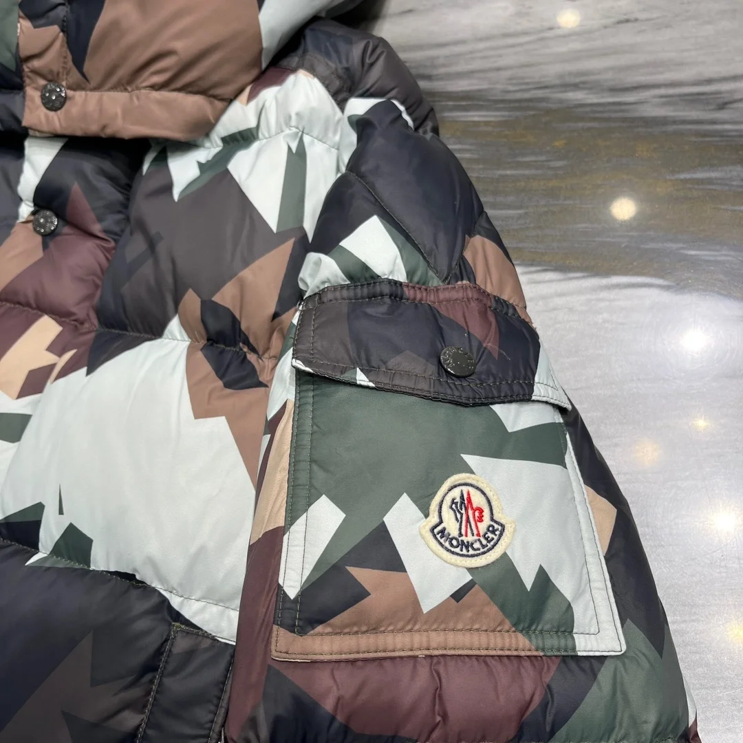 몽클레어 23FW 모사 숏다운 패딩 자켓