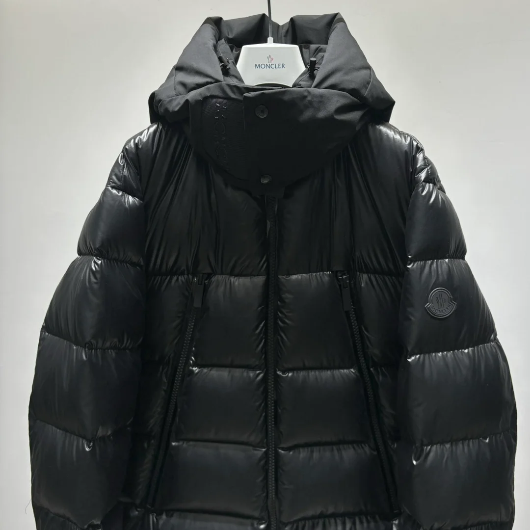 몽클레어 주바이르 다운 자켓