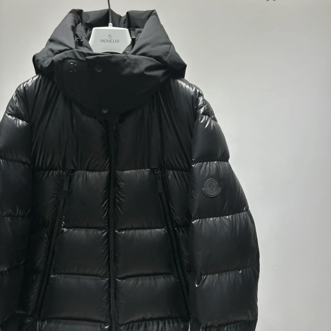 몽클레어 주바이르 다운 자켓