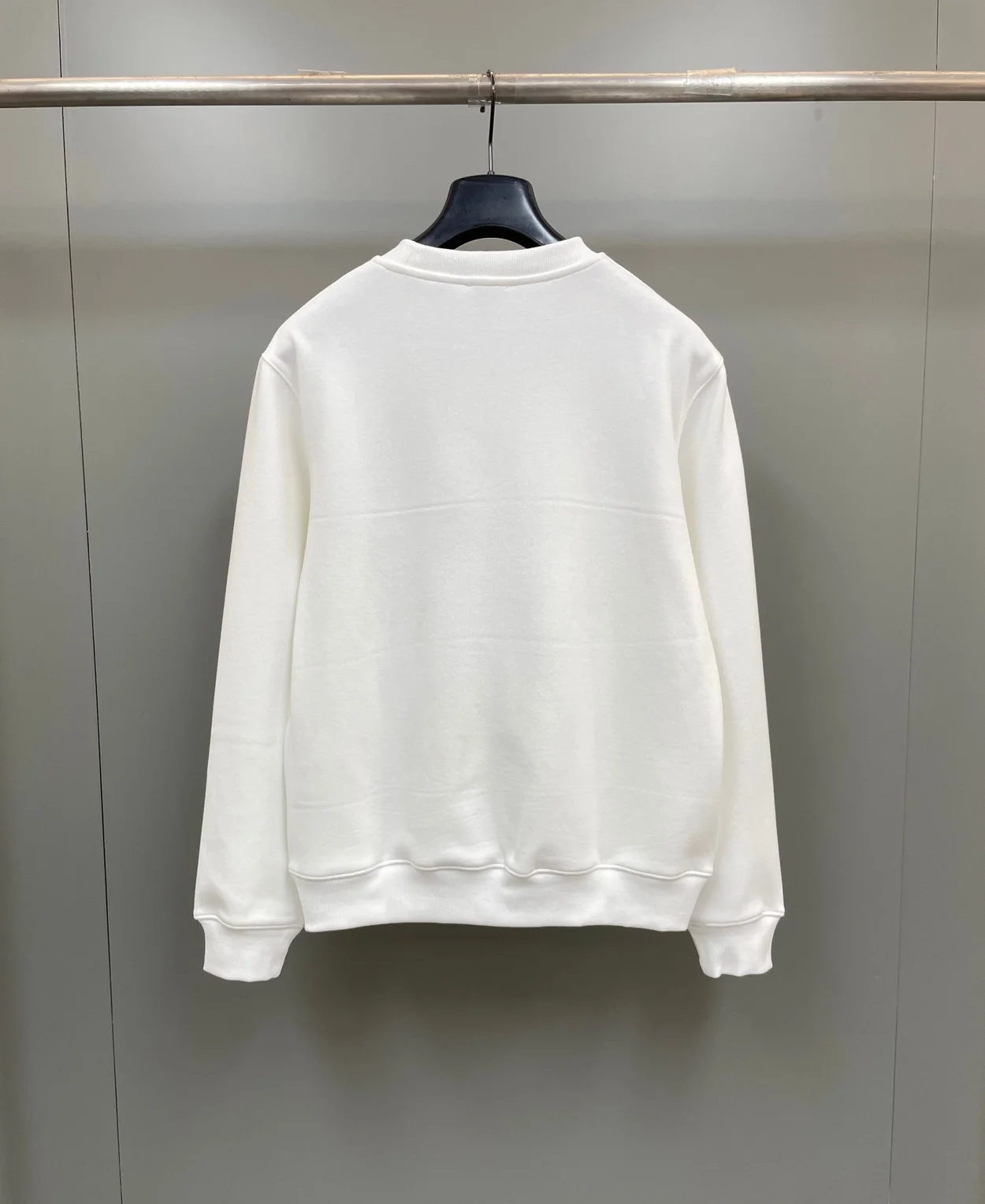 디올 인터레이스 스트레이트 맨투맨