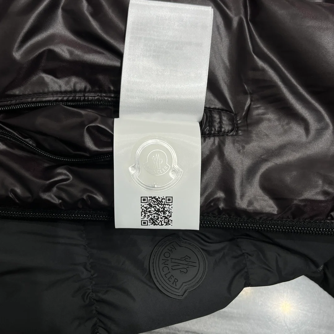 몽클레어 우메 쇼트 다운 자켓 블랙