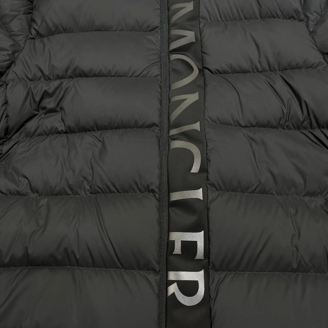 몽클레어 우메 쇼트 다운 자켓 블랙