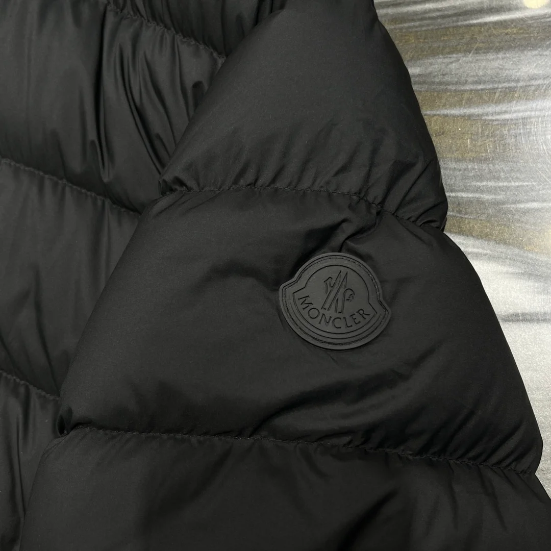 몽클레어 우메 쇼트 다운 자켓 블랙