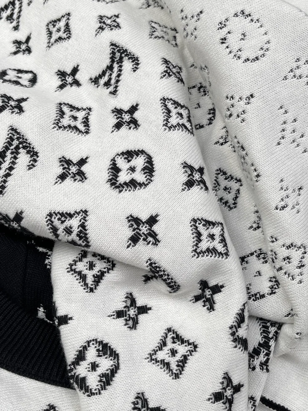 루이비통 그라디언트 코튼 크루넥 맨투맨 1AFAPY