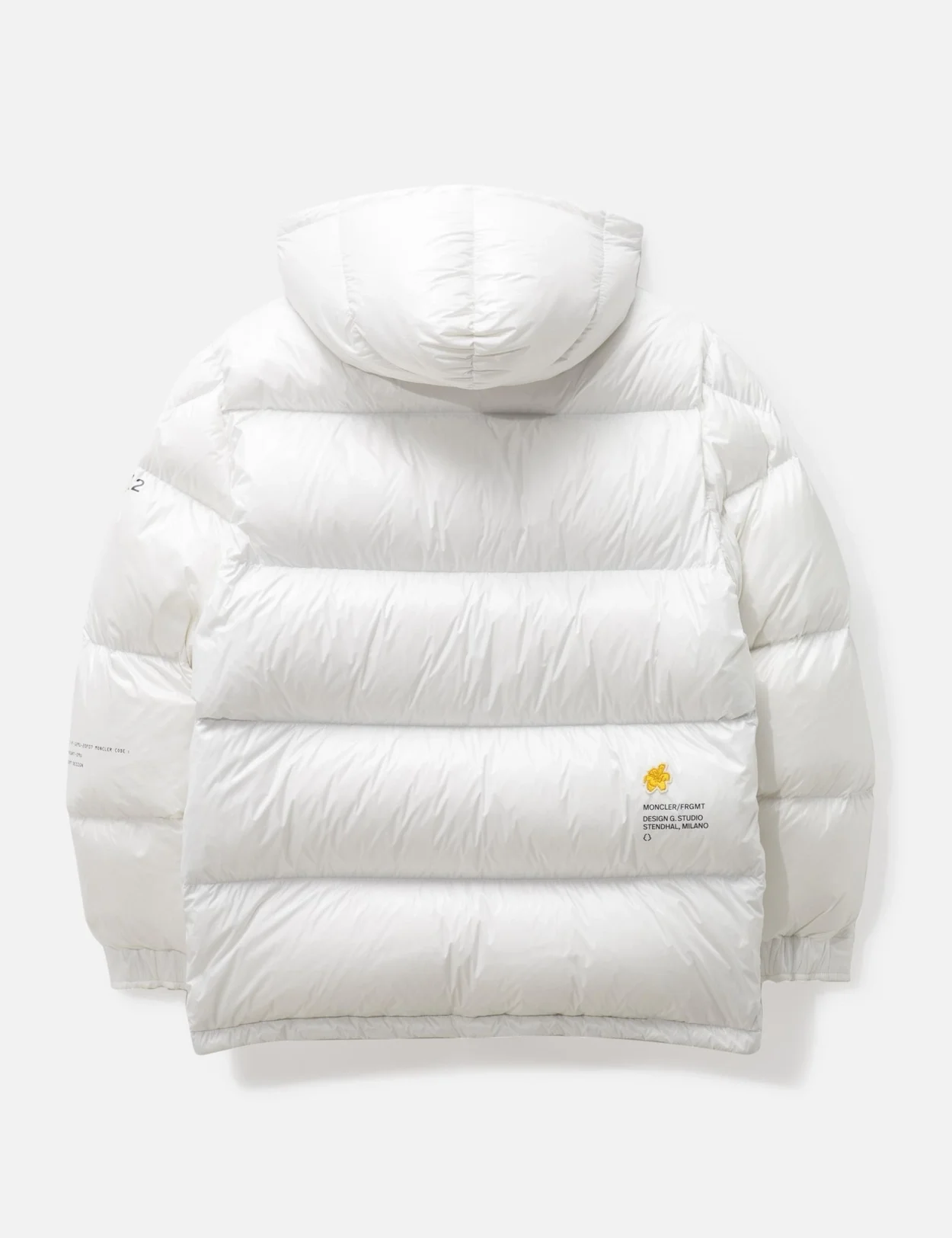 몽클레어 피그먼트 앤서미오크 숏다운 화이트