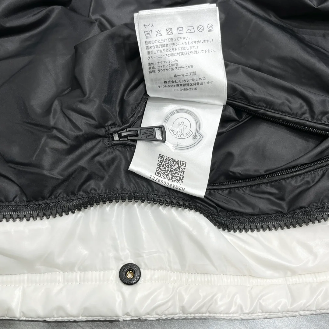 몽클레어 피그먼트 앤서미오크 숏다운 화이트