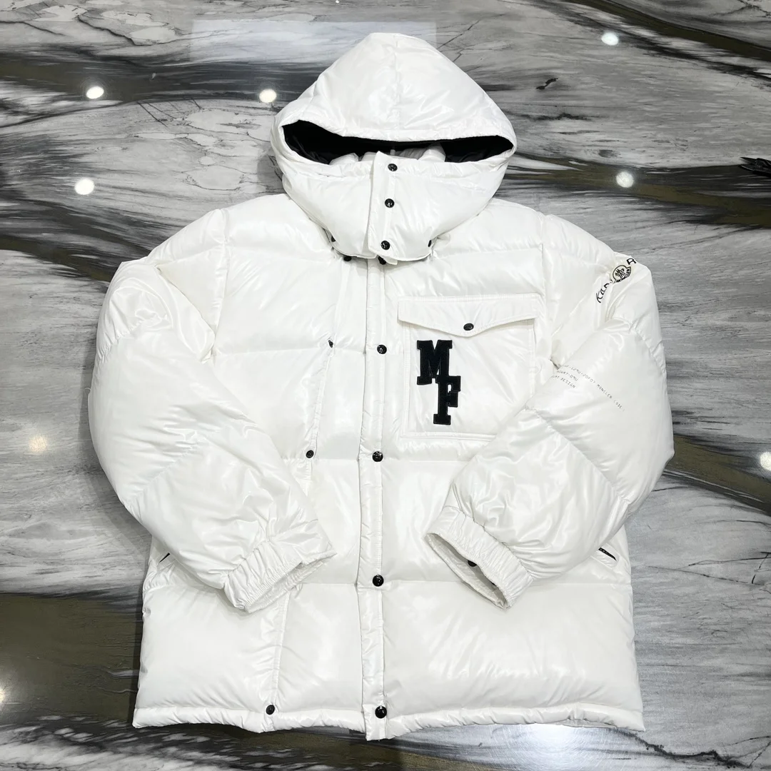 몽클레어 피그먼트 앤서미오크 숏다운 화이트