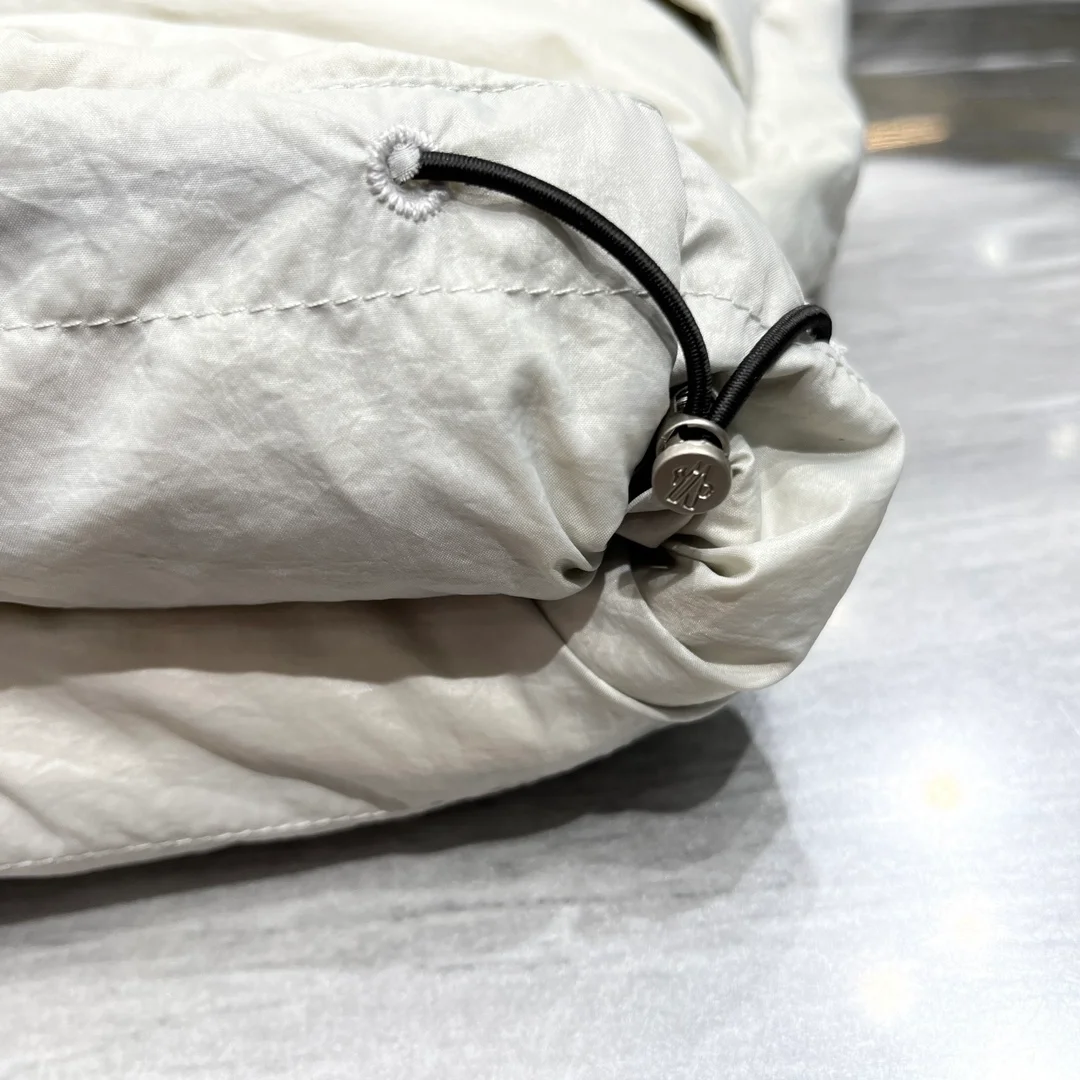 몽클레어 알릭스 포레스트 패딩 화이트