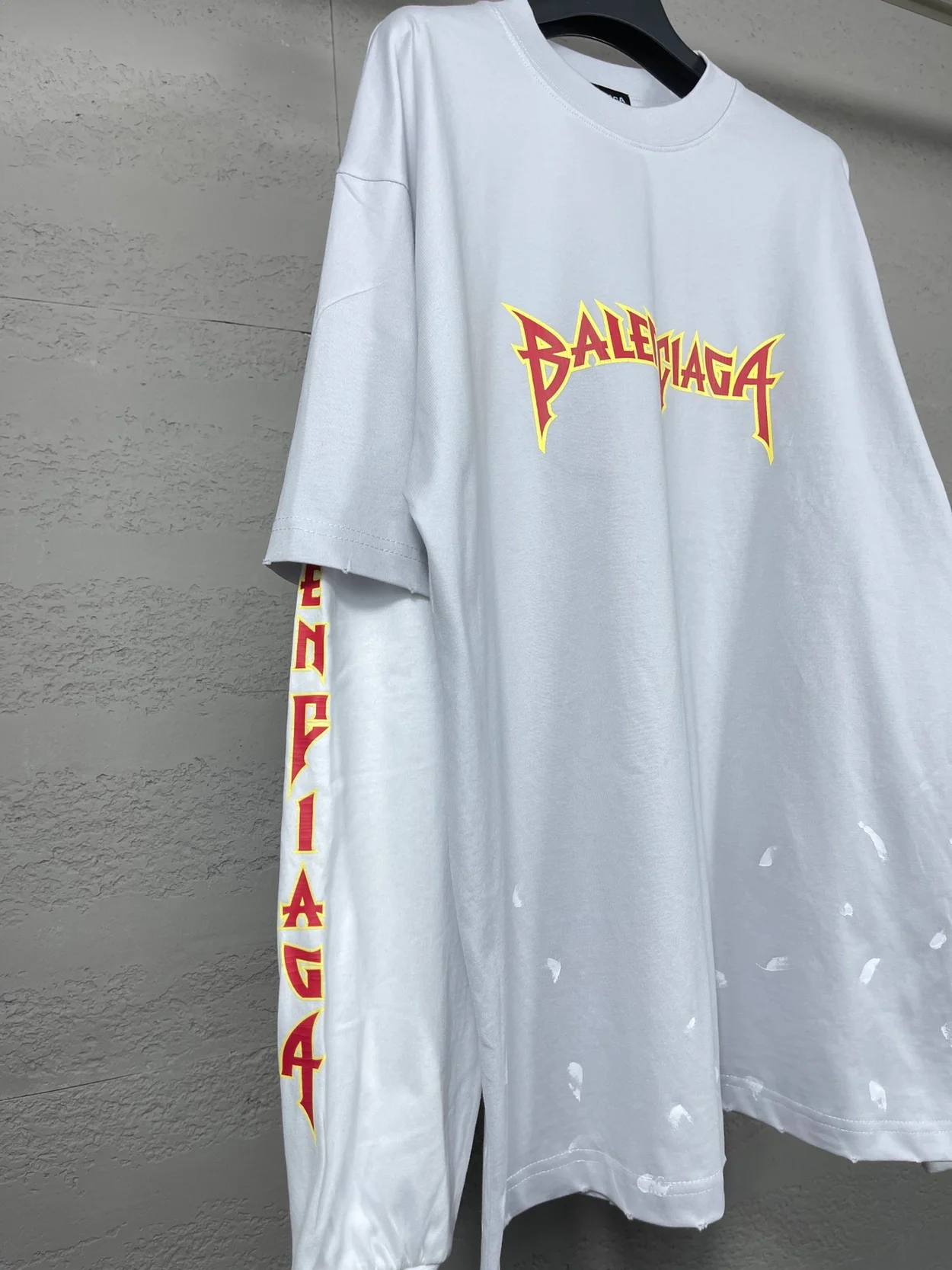 발렌시아가 메탈리카 화이트 티셔츠