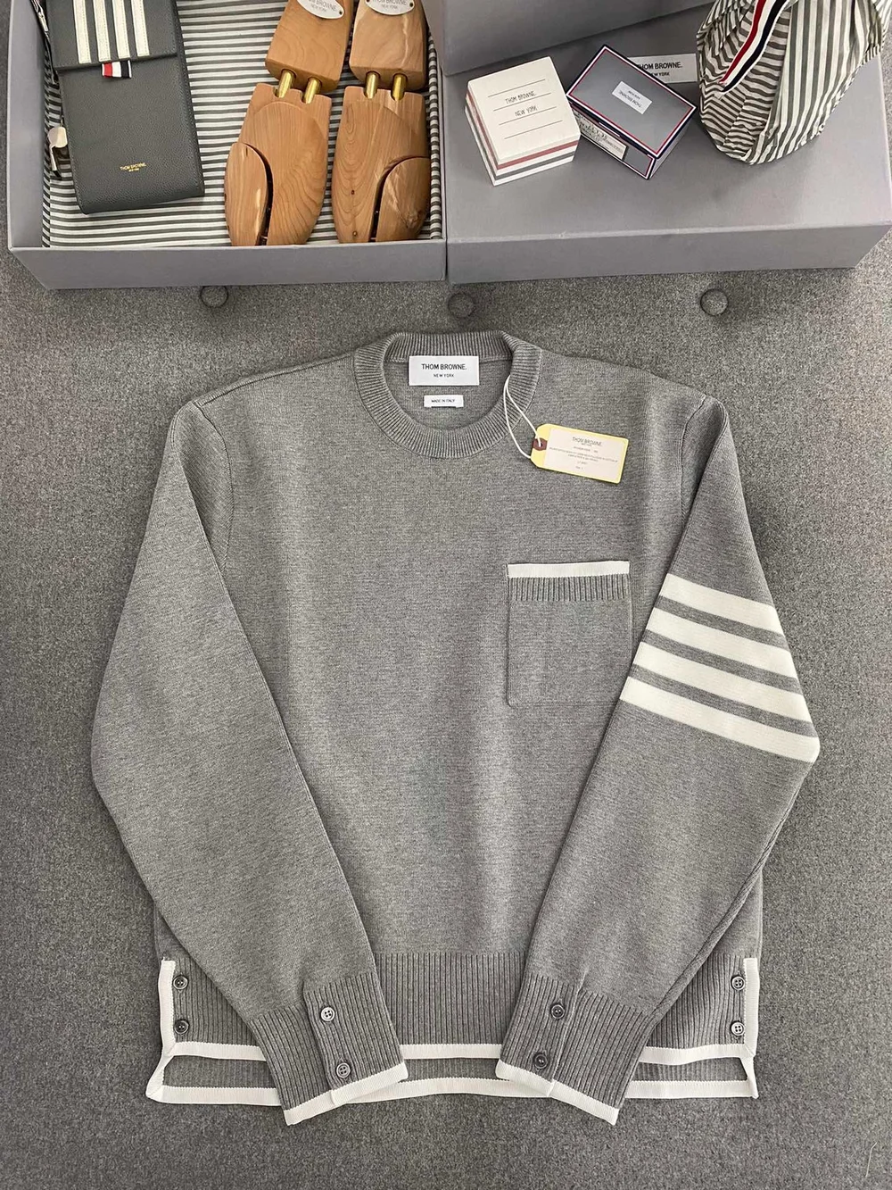 톰브라운 박시 크루넥 풀오버 그레이