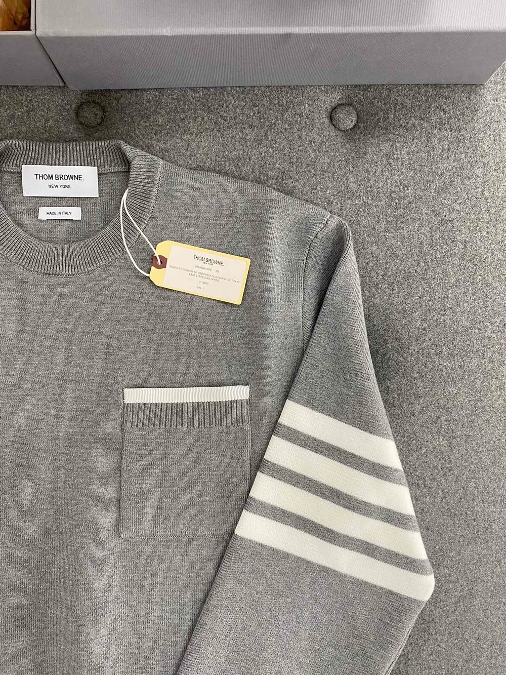 톰브라운 박시 크루넥 풀오버 그레이