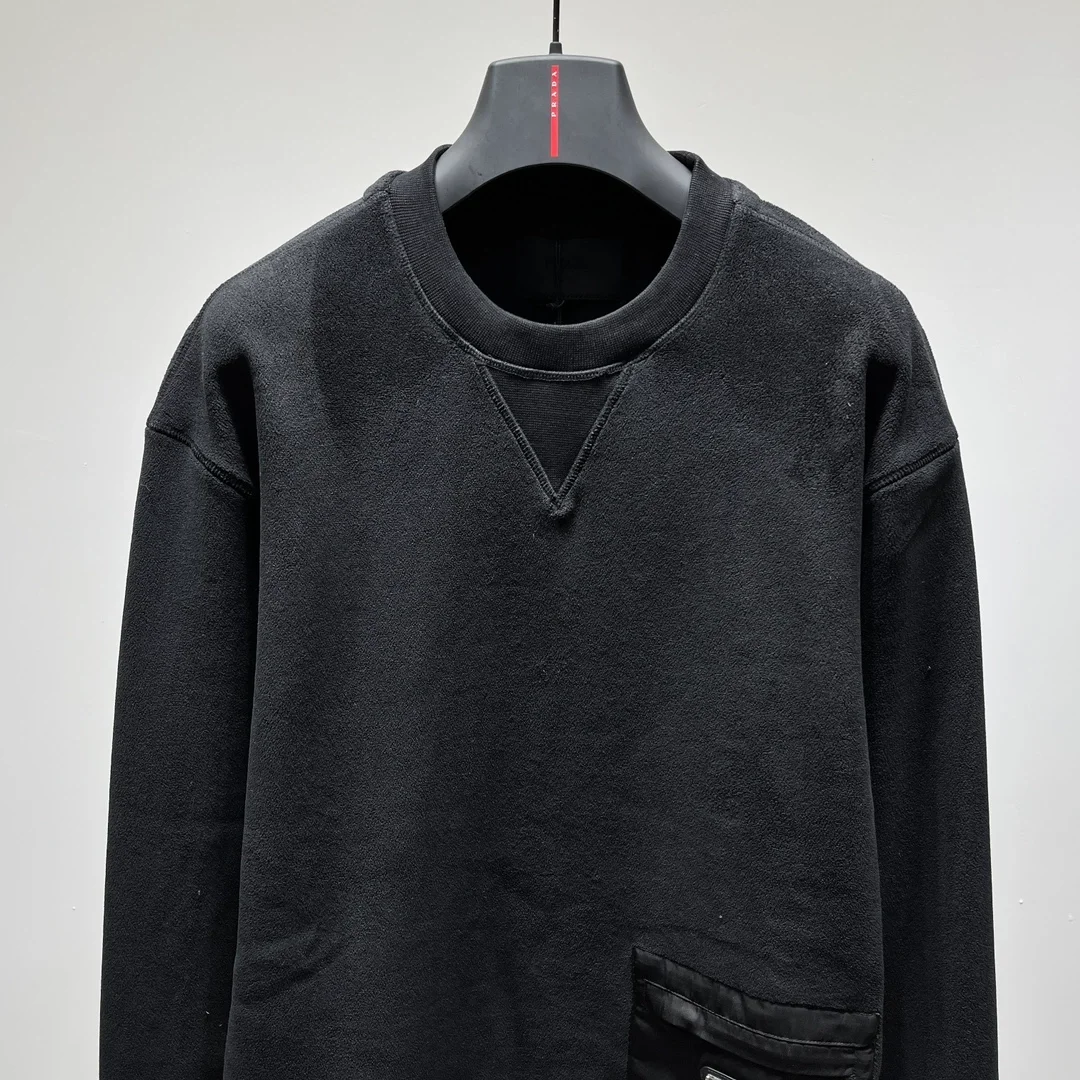 프라다 패브릭 테크니컬 맨투맨