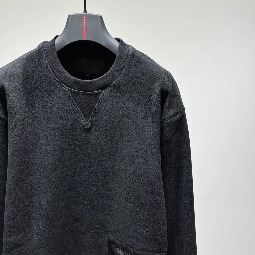 프라다 패브릭 테크니컬 맨투맨