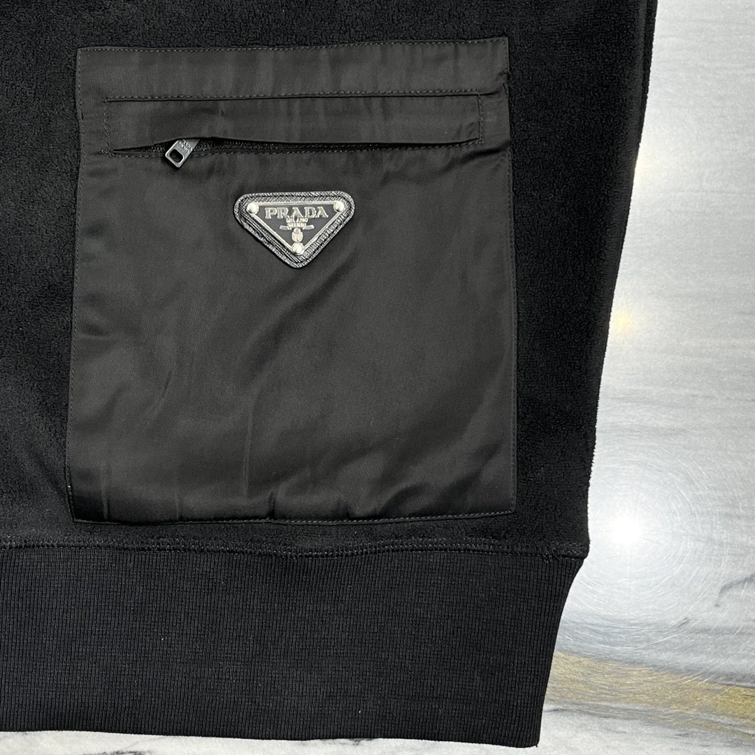 프라다 패브릭 테크니컬 맨투맨