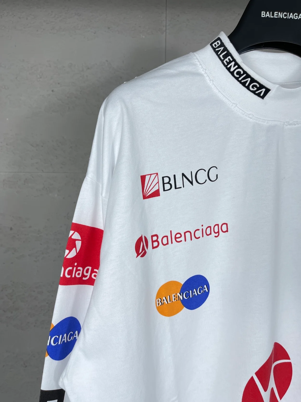 발렌시아가 리그 로고 프린트 스웨트셔츠 화이트