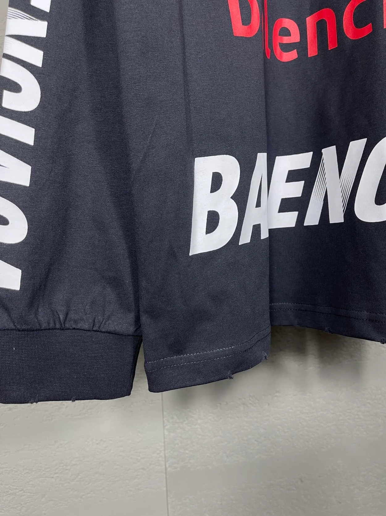 발렌시아가 리그 로고 프린트 스웨트셔츠 블랙