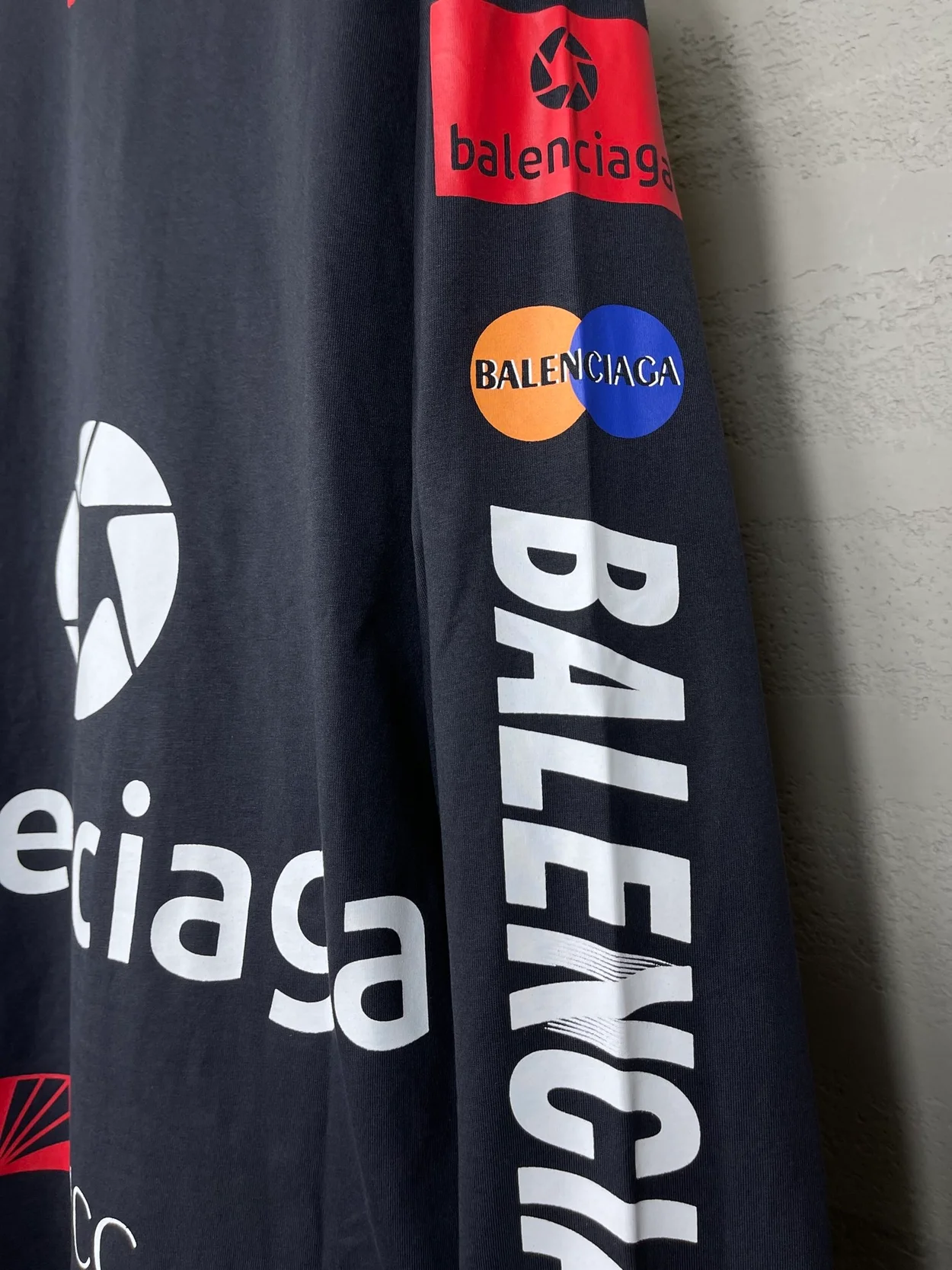 발렌시아가 리그 로고 프린트 스웨트셔츠 블랙