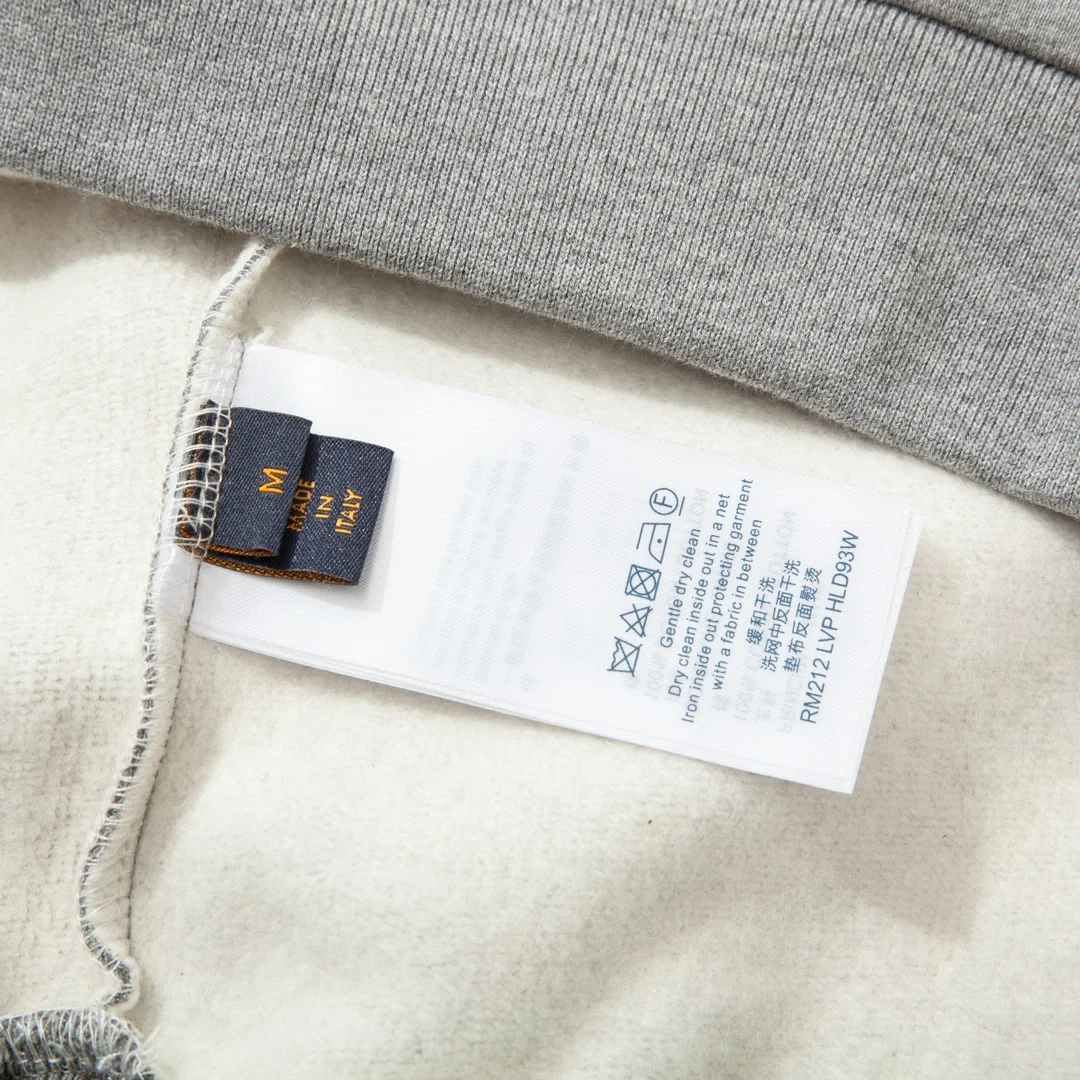 루이비통 x 니고 프린티드 하트 스웨트셔츠