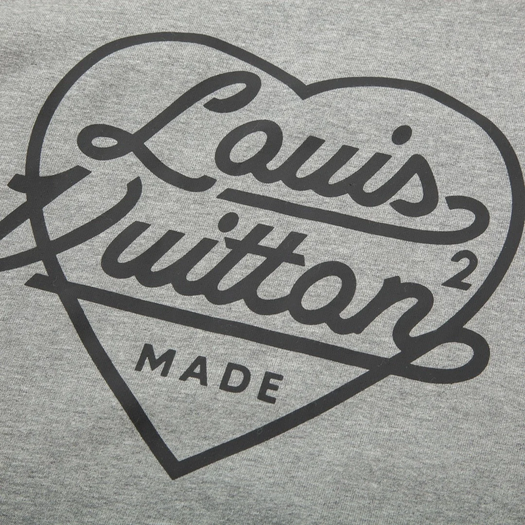 루이비통 x 니고 프린티드 하트 스웨트셔츠