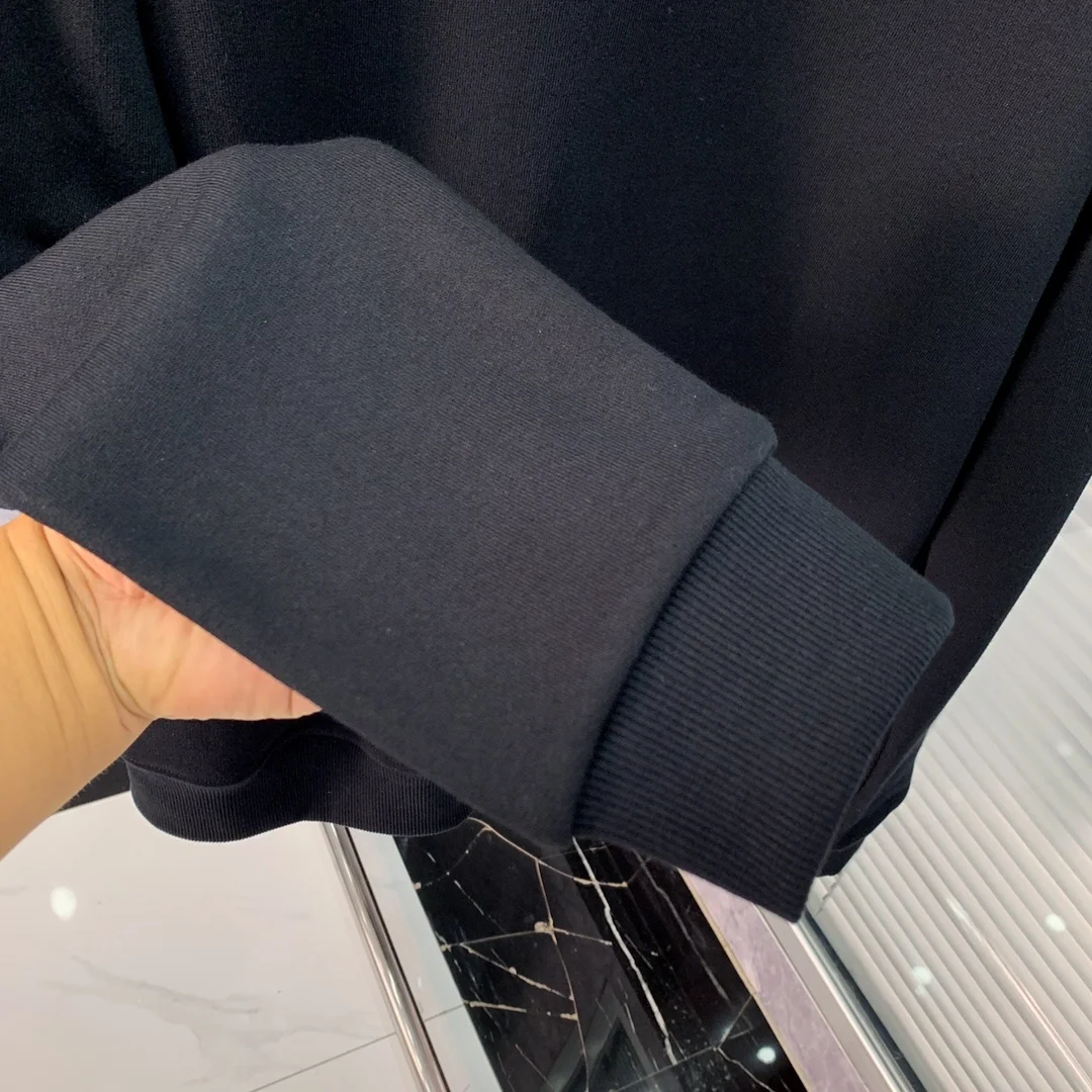 버버리 리카르도 티시 자수 맨투맨