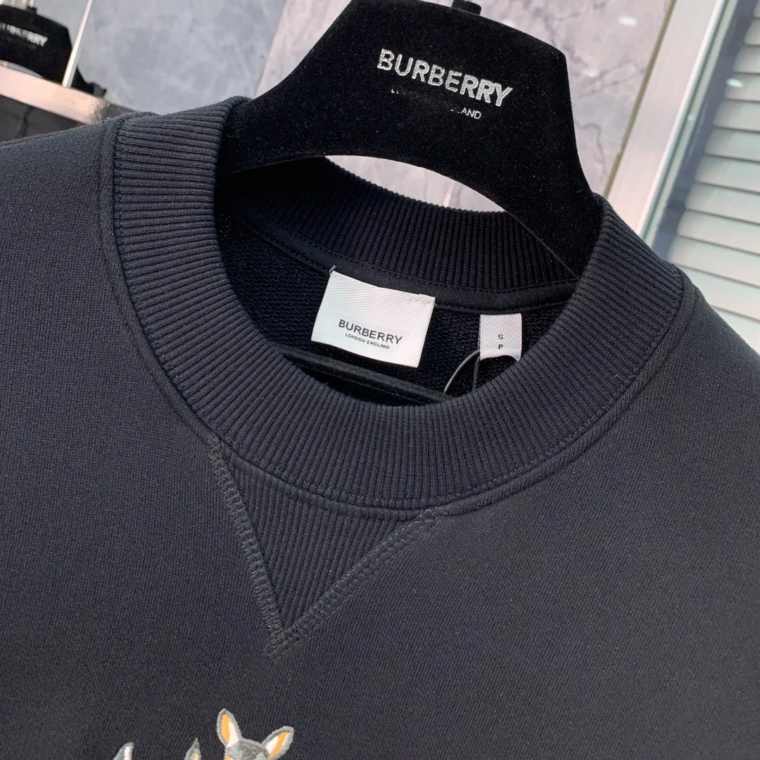 버버리 리카르도 티시 자수 맨투맨